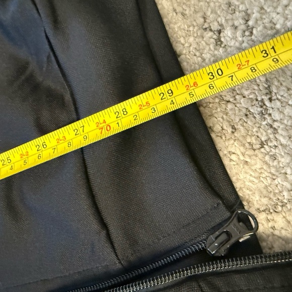 Men's XL soccer zip up EUC Black and Red Bomber Jacket with Emblem - Picture 9 of 11